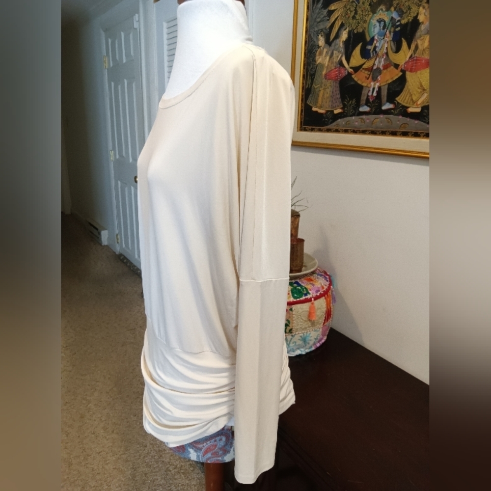Express Relaxed Tee Neutral Bone Top Ruched Waistline sz M - Picture 3 of 6